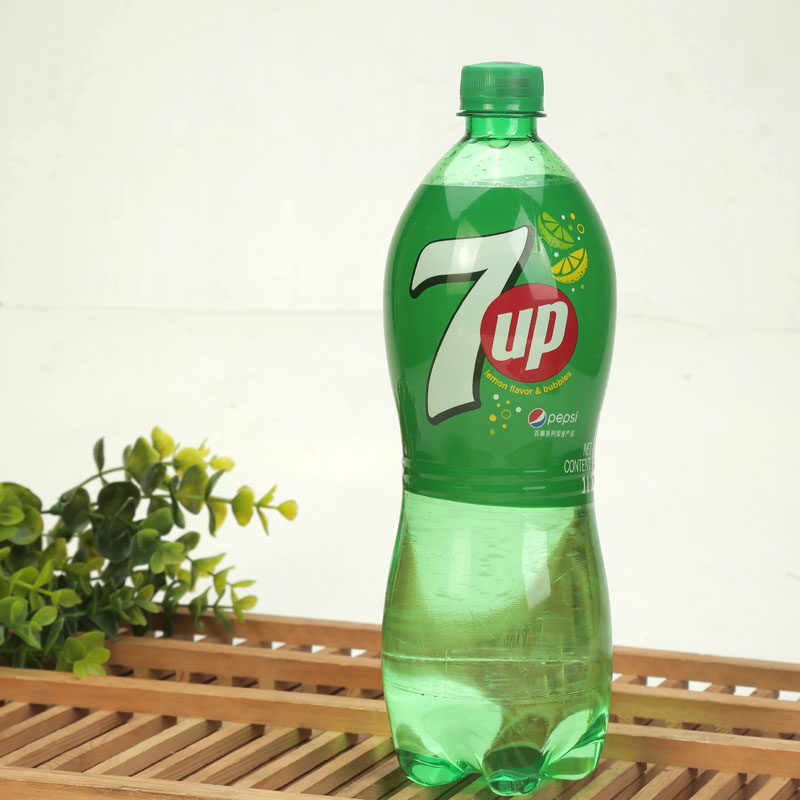 七喜1l汽水柠檬柠檬果果味冰爽碳酸饮料夏季碳酸饮料
