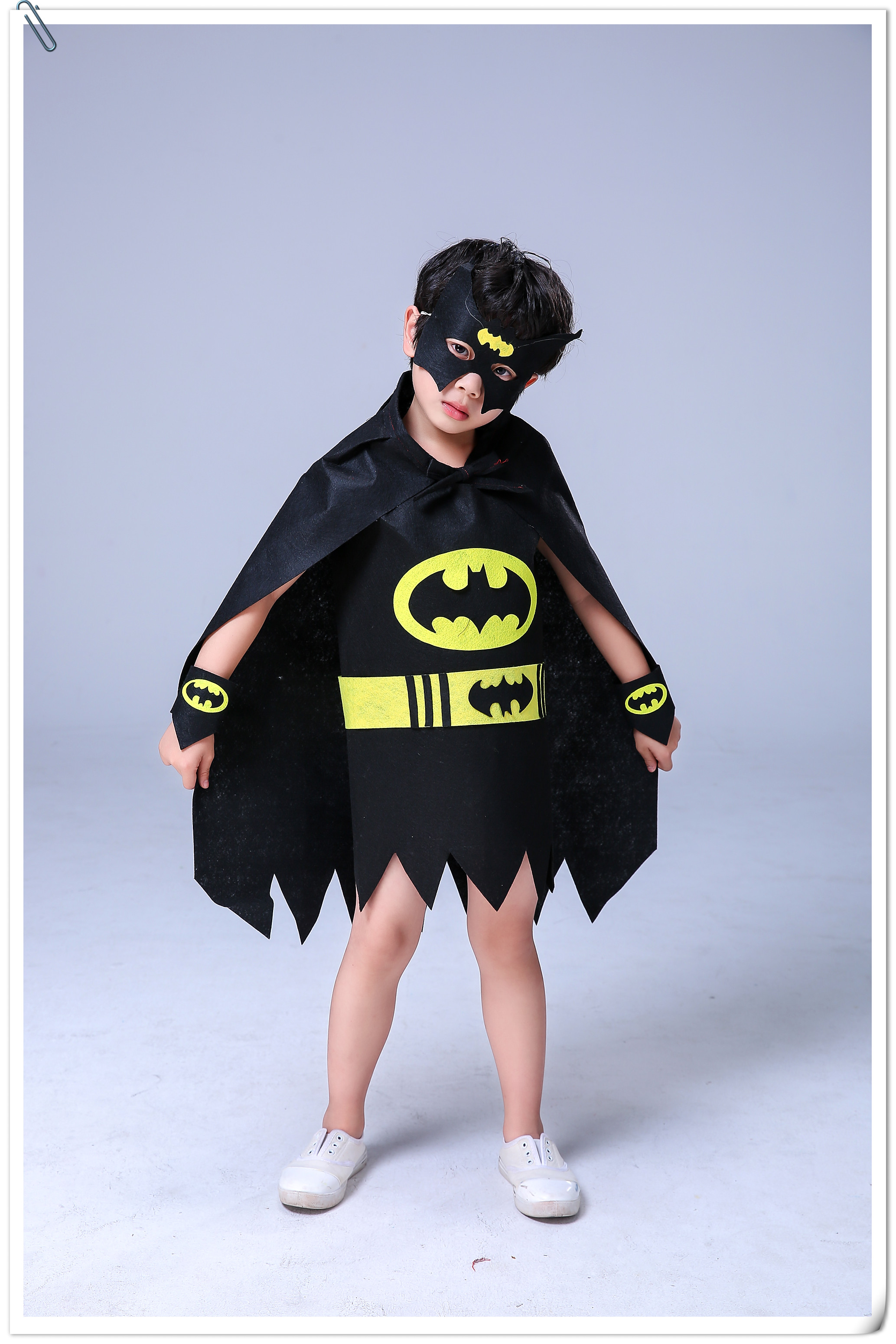 走秀环保衣服儿童男孩手工废物利用幼儿园主题儿童演出服