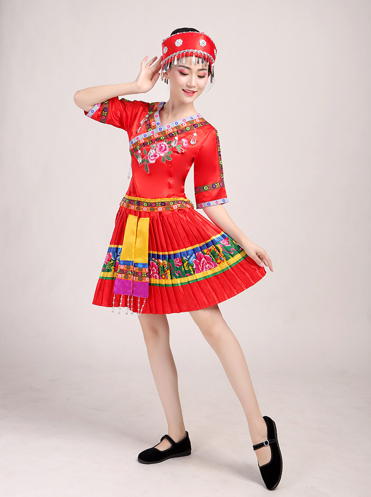 苗族舞蹈服装演出服女新款云南文山贵州民族风裙子广场舞衣服套装