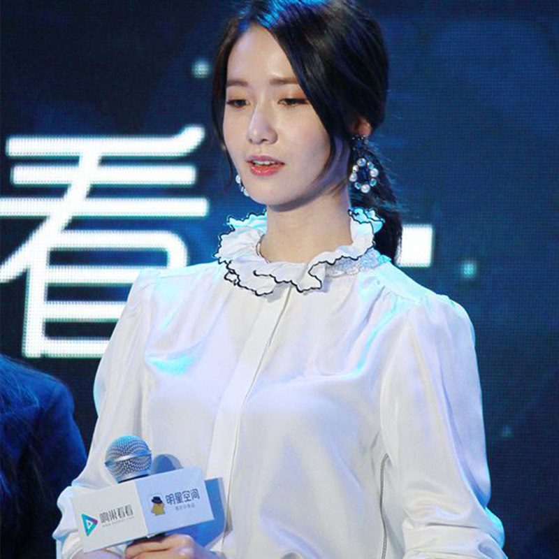 2017早春新女装明星林允儿活动同款白色花边领衬衫镂空半裙套装韩