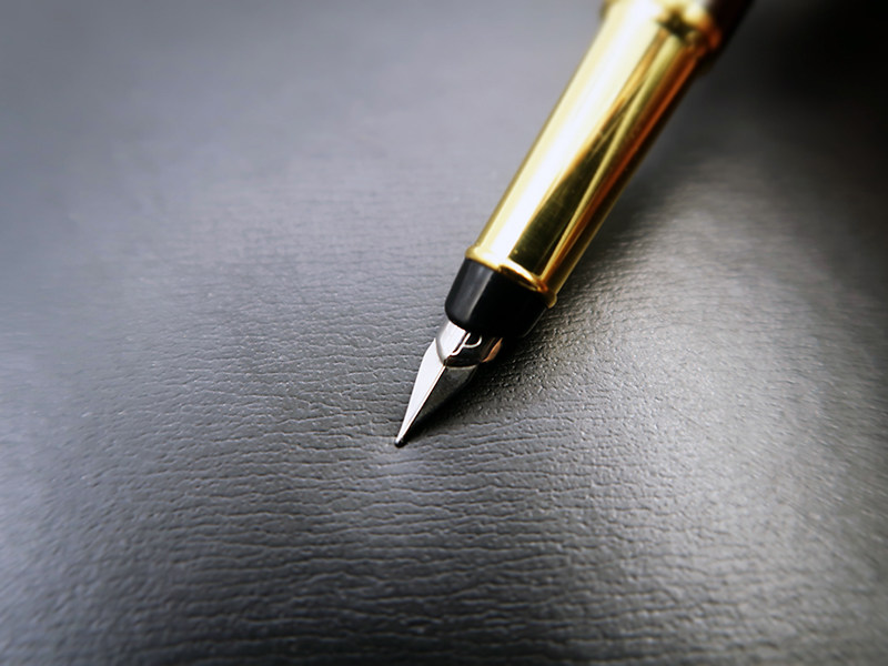 钢笔三角金属练字学生铱金特细笔头送一商务钢笔