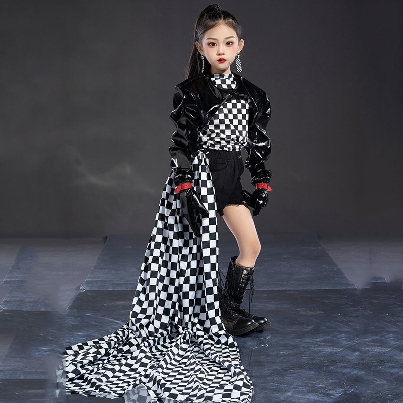 女童漆皮机车服走秀时尚儿童模特酷炫棋盘格拖尾儿童演出服