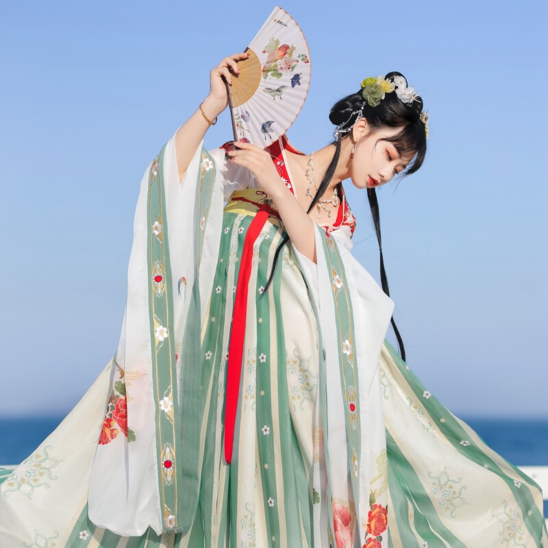 新款刺绣破裙绣花坦领齐胸襦裙大袖国风原创汉服
