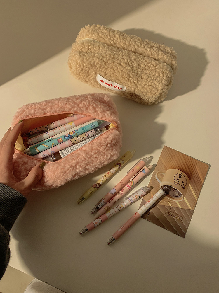 羊羔毛绒笔袋ins日系高颜值可爱大容量小学生初中笔袋