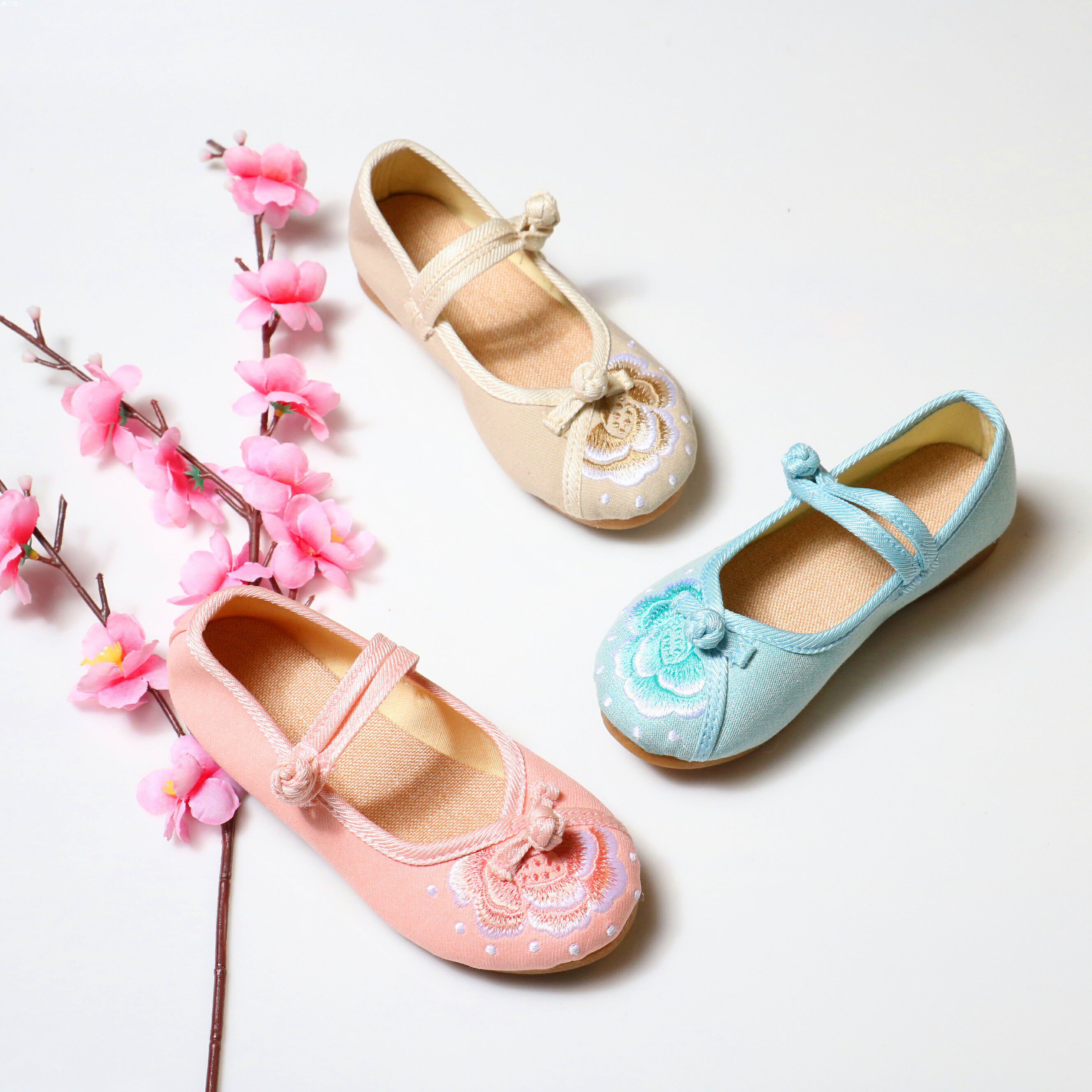 汉服鞋子儿童女童绣花鞋女宝古装手工复古古汉儿童汉服鞋