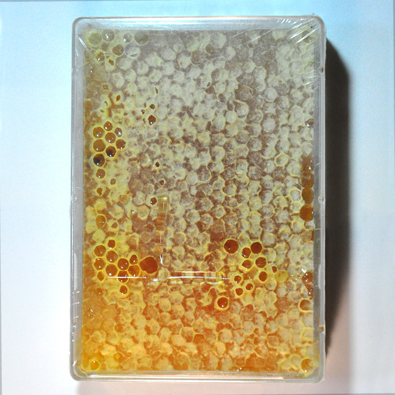 老帐人蜂巢蜜蜂蜡蜂胶嚼着吃纯正天然1斤500g透明塑料巢框盒装