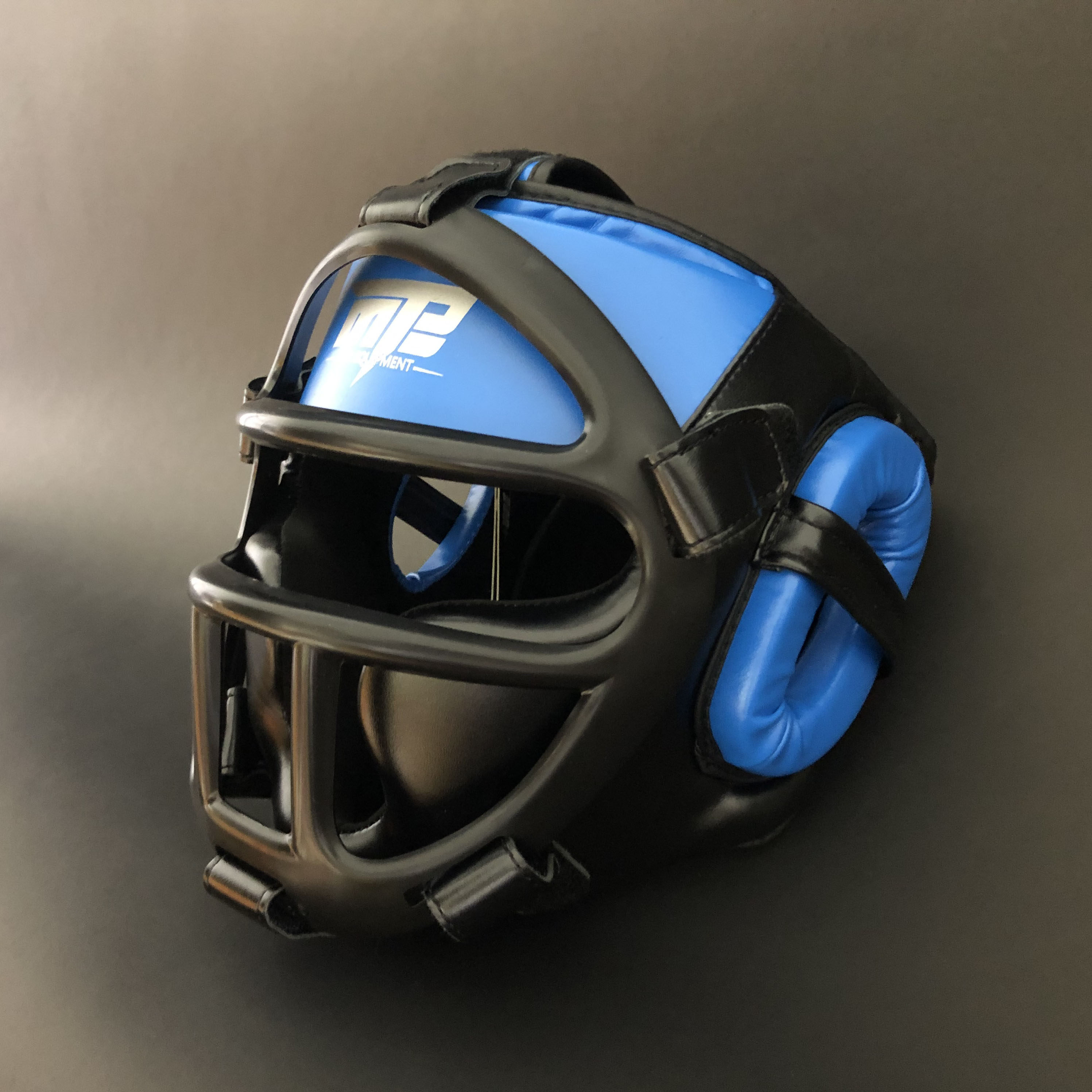 拳击护头全封闭横梁儿童搏击头盔空手道头部护具拳击头盔