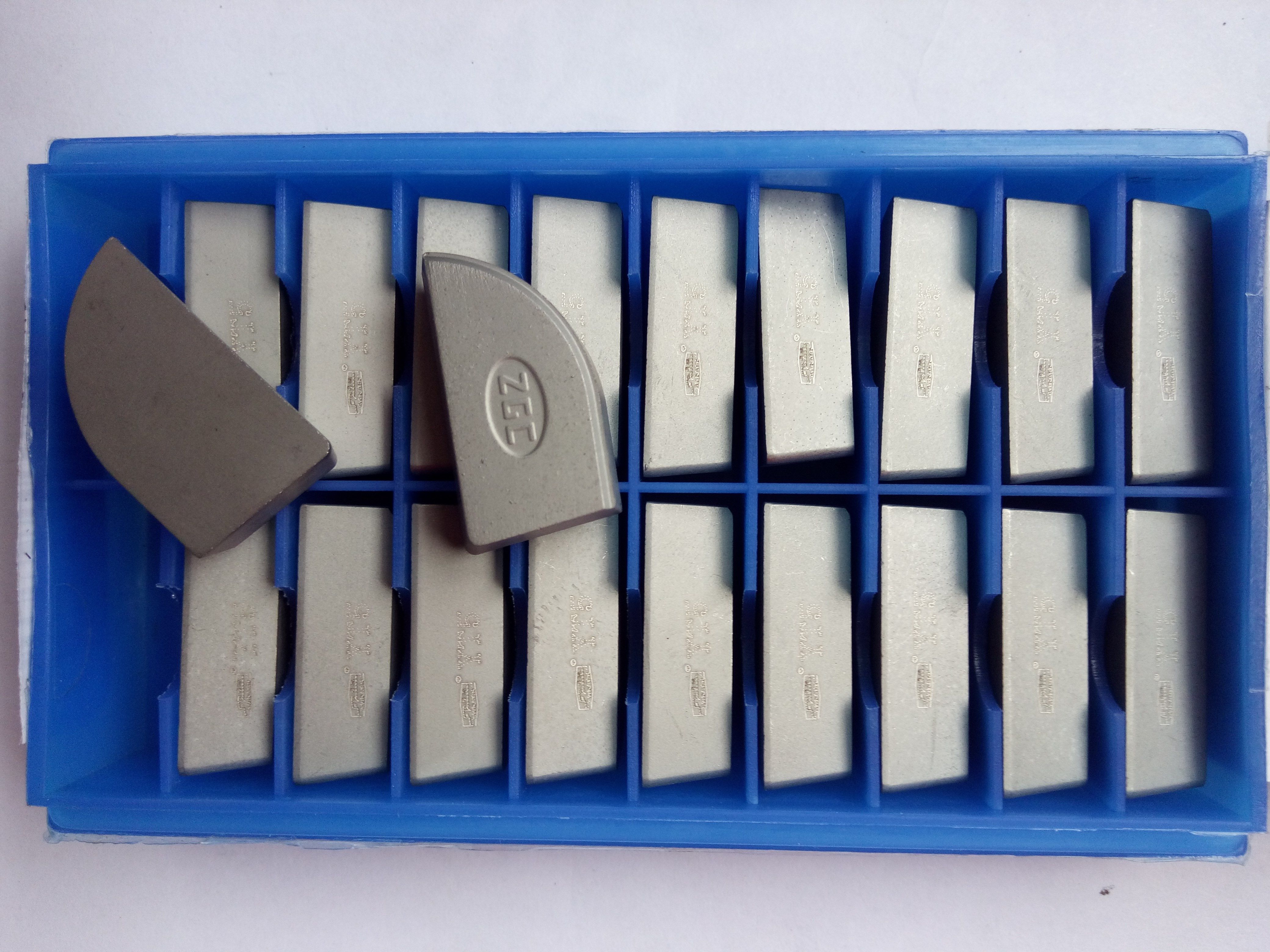 90度钨钢合金焊接刀头刀片yt15yt5yg6yg8圆车刀