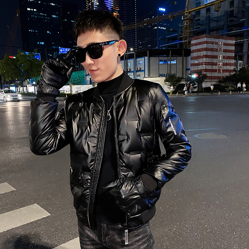 男羽绒服潮牌2021新款短款轻薄帅气潮流韩版亮面冬季加厚学生外套