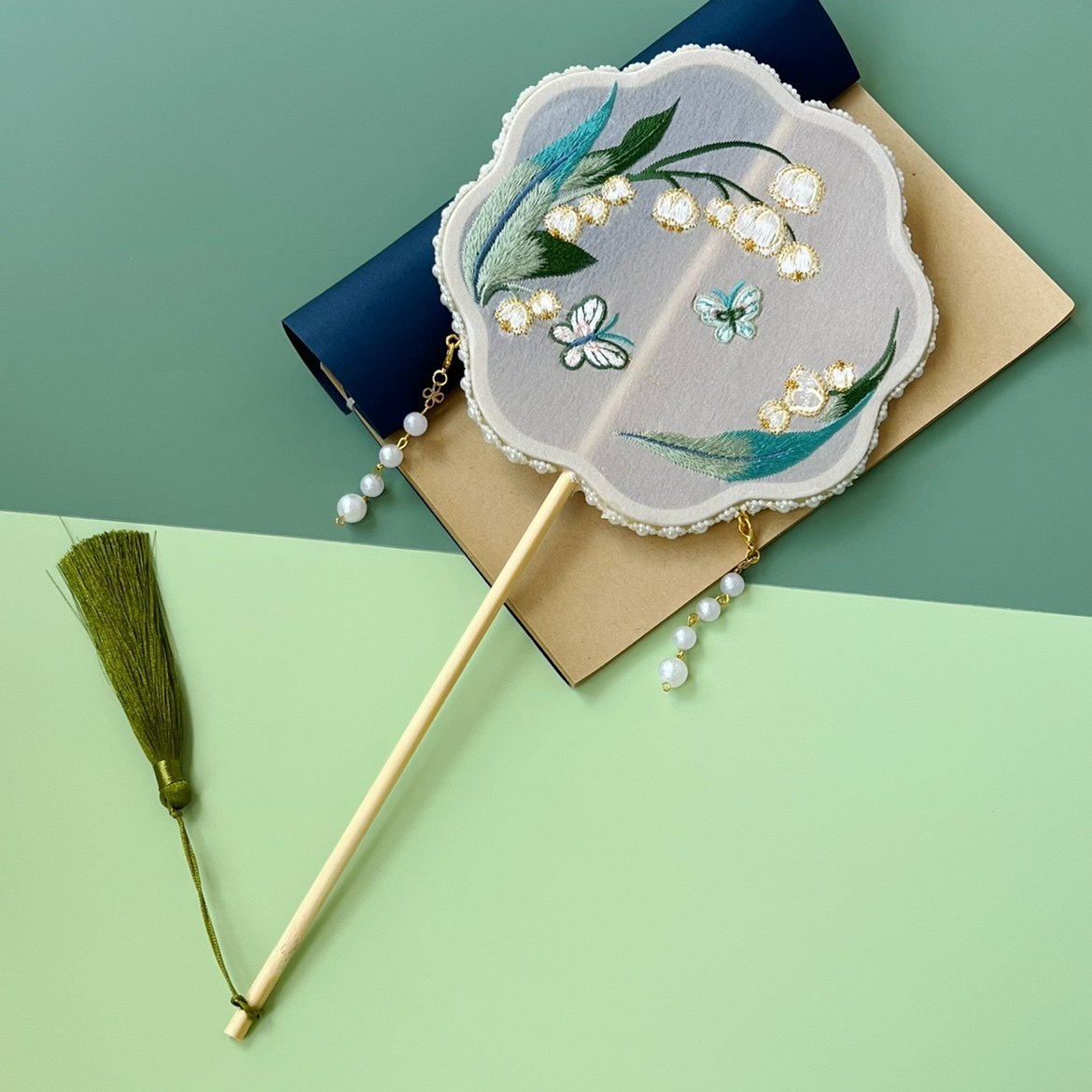 八瓣汉服道具拍照扇子舞蹈古风团扇长柄款圆扇工艺扇