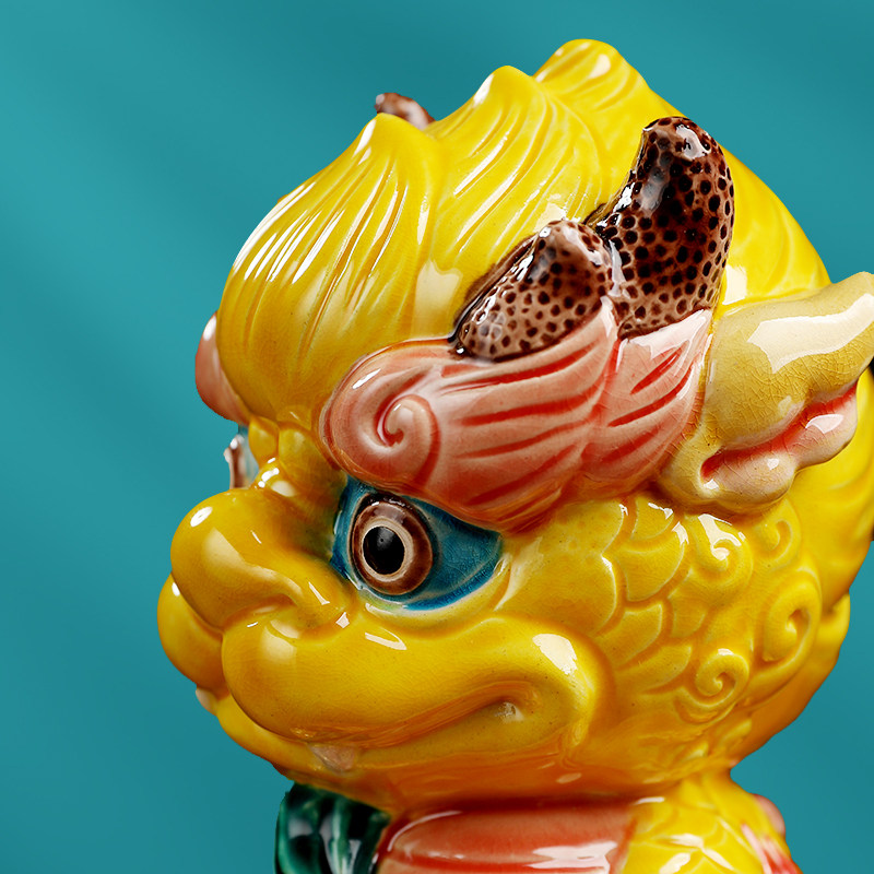 东方泥土陶瓷彩陶麒麟招财摆件中国国风萌物客厅摆件