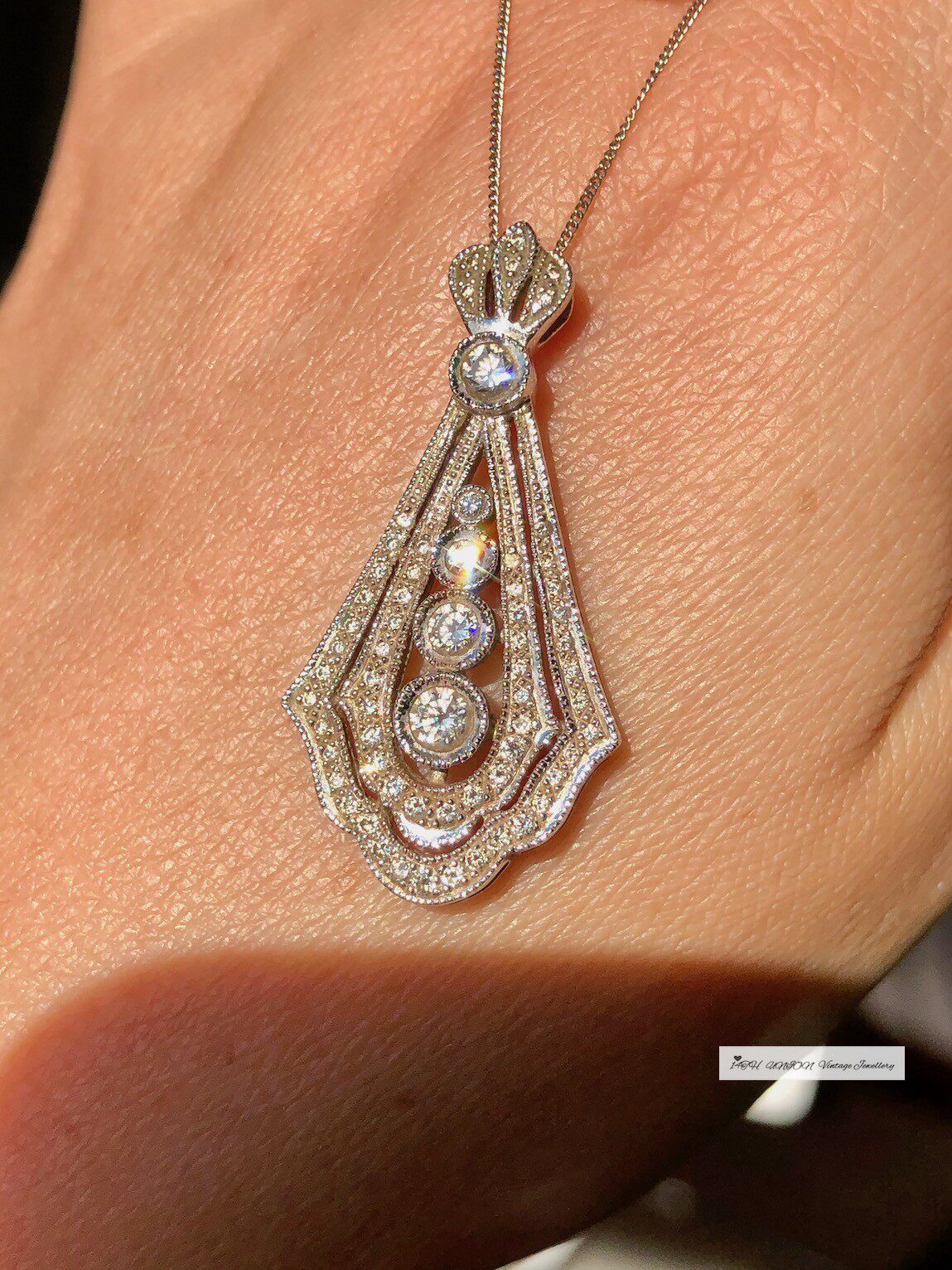 英国爱德华时期古董18k白金天然老切钻石扇形颈饰