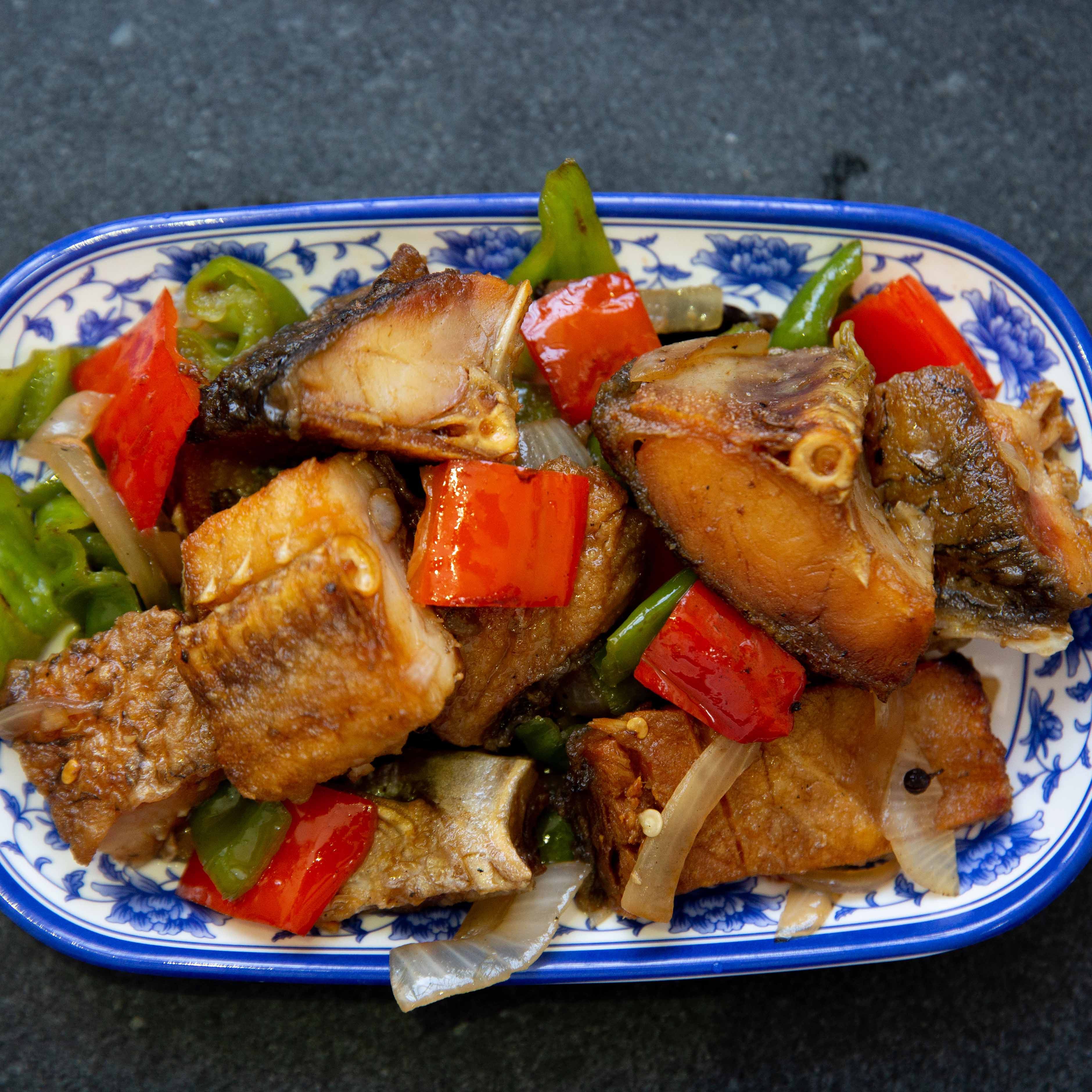 阳干草鱼块农家自制腊鱼风干鱼干湖北湖南特产糍粑鱼350g咸鱼干货