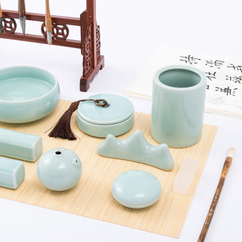 御宝阁青瓷文房四宝礼盒套装瓷器书房摆件国画印泥盒笔架毛笔筒笔山
