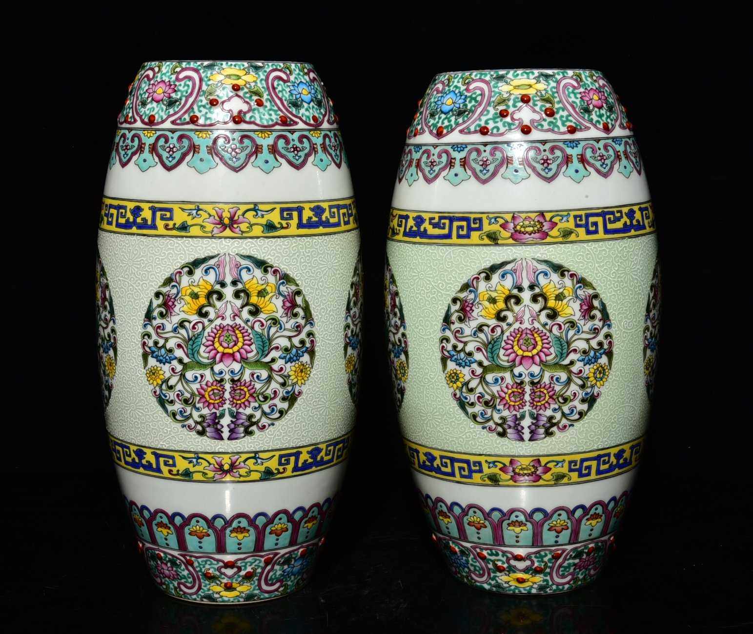 文玩瓷器乾隆珐琅彩高16公分花纹爬花腰鼓赏瓶摆件