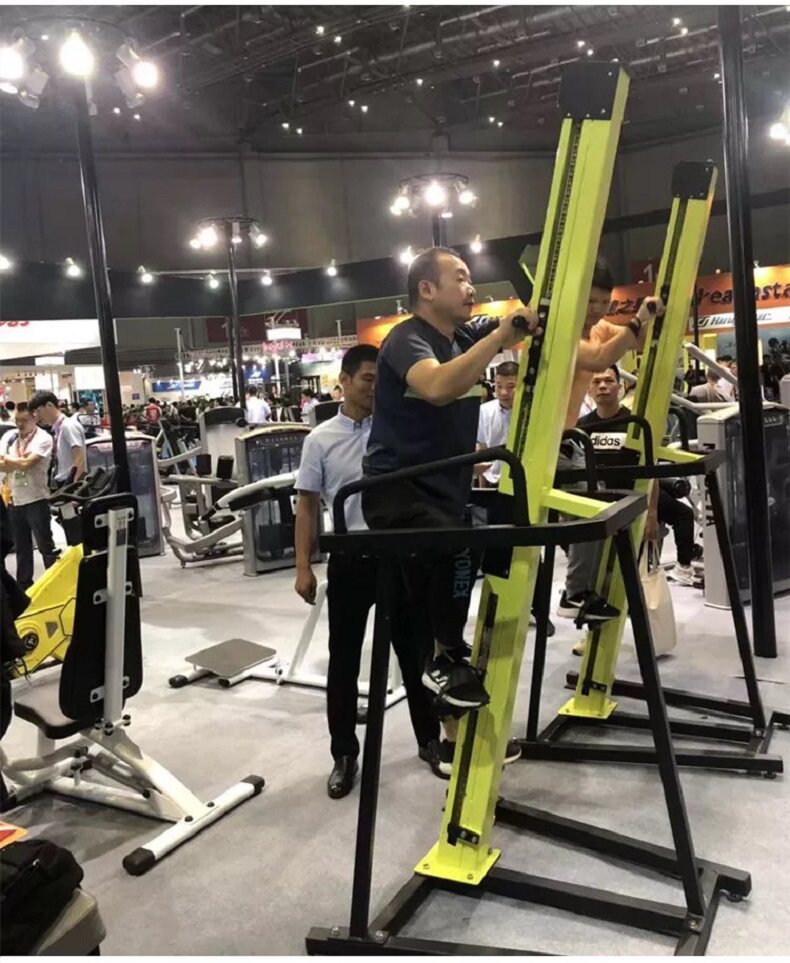 商用攀爬机健身房核心肌肉锻炼登山机攀岩有氧运动家用健身器材