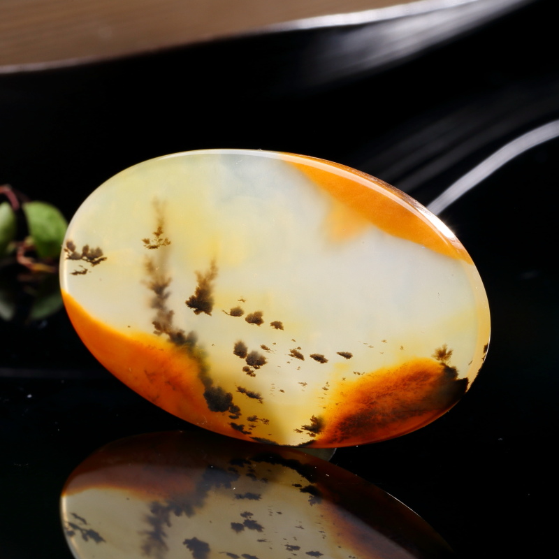 金石缘天然黄龙玉水水草一枝独秀精品草花男女款吊牌颈饰