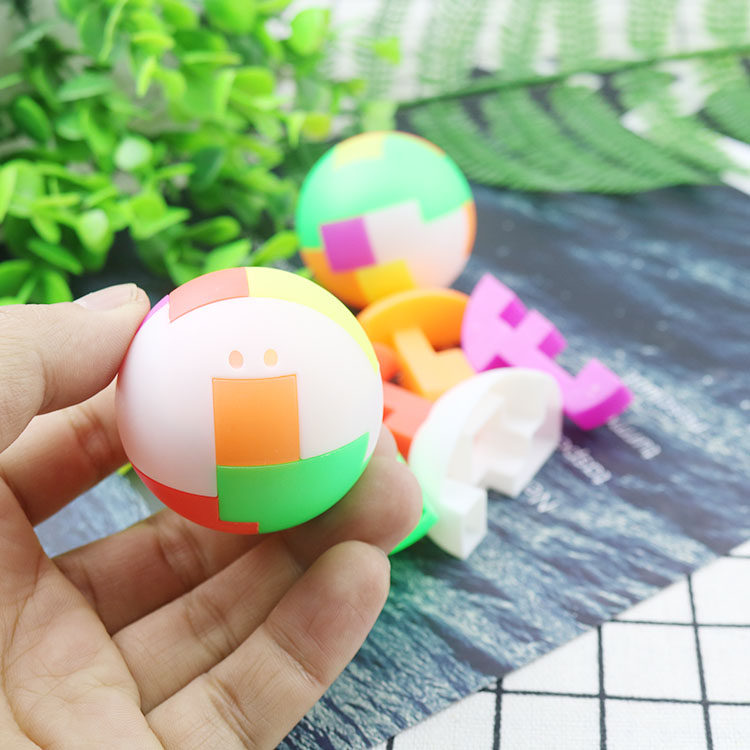 创意奖励儿童小礼品幼儿园活动奖品球形智力魔方木拼装球益智玩具
