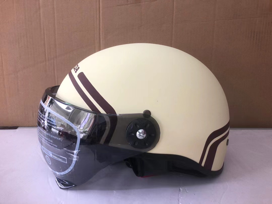 越南本田摩托车头盔进口夏季男女女士机动车电动车摩托车头盔