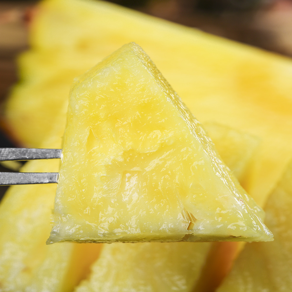 金钻凤梨17号广东徐闻产地地直8斤中果净果凤梨