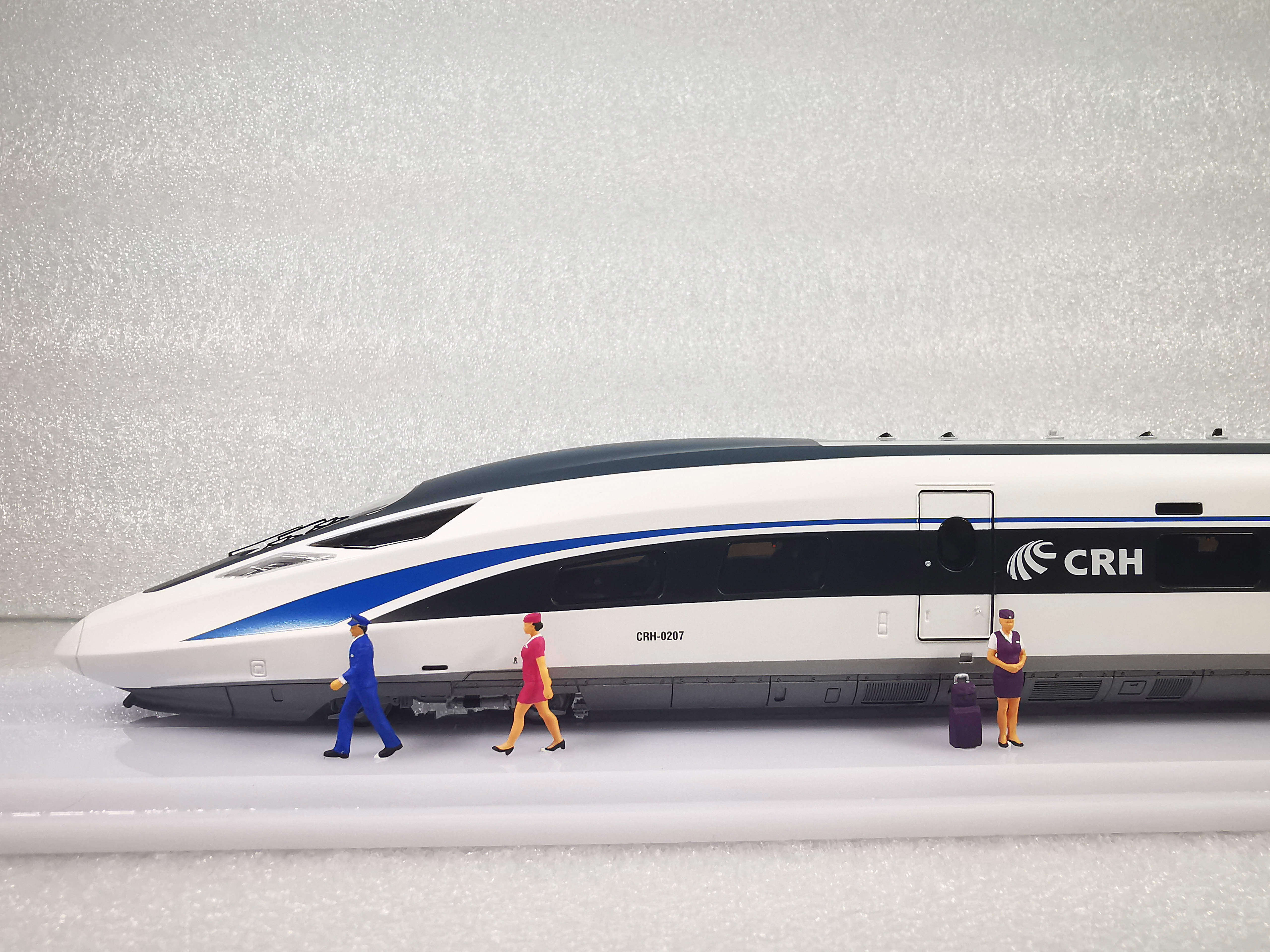 现货ho微拍沙盘微缩摄影广告创意高铁乘务员模型火车