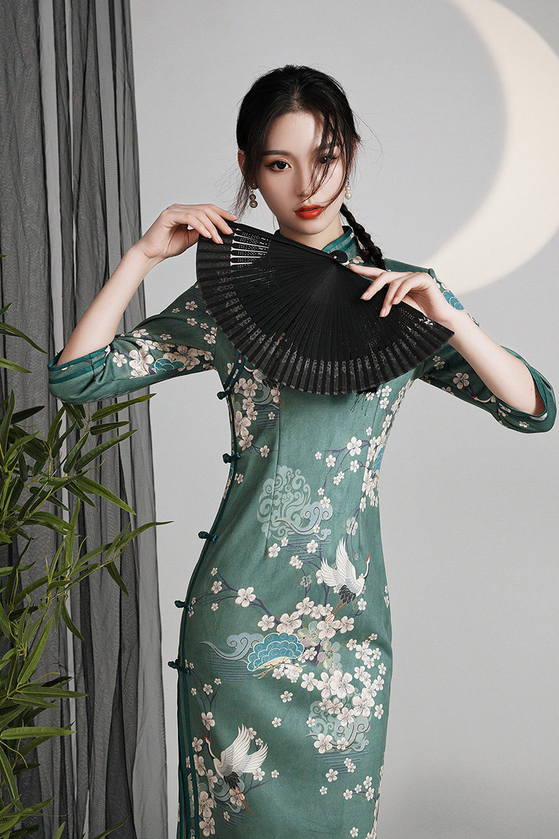 改良旗袍2020年秋季年轻少女复古中国国风修身旗袍