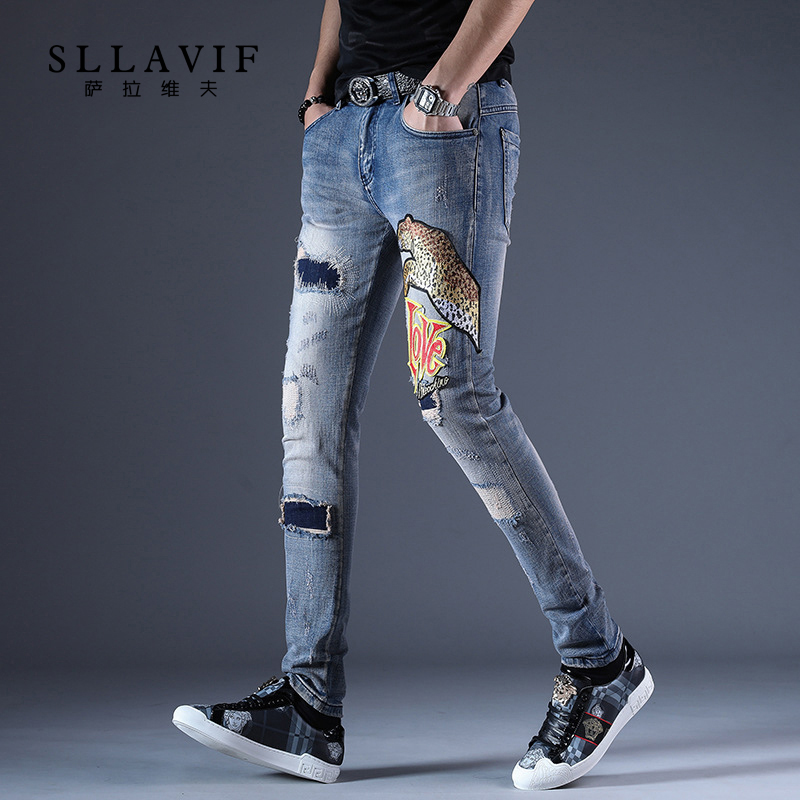 萨拉维夫潮牌豹子头破洞牛仔裤男士青年春季刺绣修身小脚休闲裤子