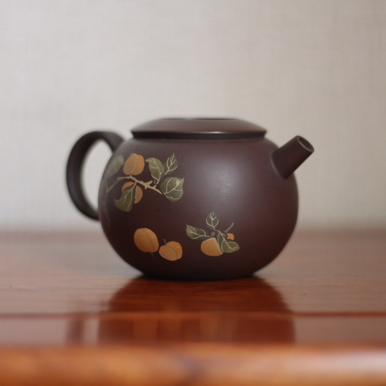 云南建水紫陶手工阴刻阳填茶壶彩填容量纯天然茶壶