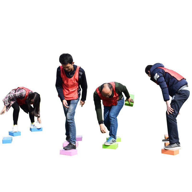 过河摸石趣味运动会石头彩砖拓展训练器材亲子游戏感统训练器材