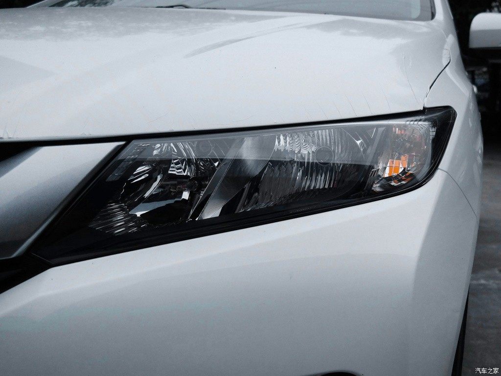 适用于17年锋范前大灯照明灯车头头灯总成黑白白底汽车灯罩