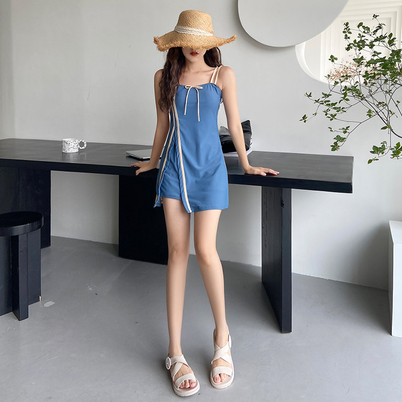 树熊少女新款吊带连体裙式学生温泉显瘦修身连体泳衣