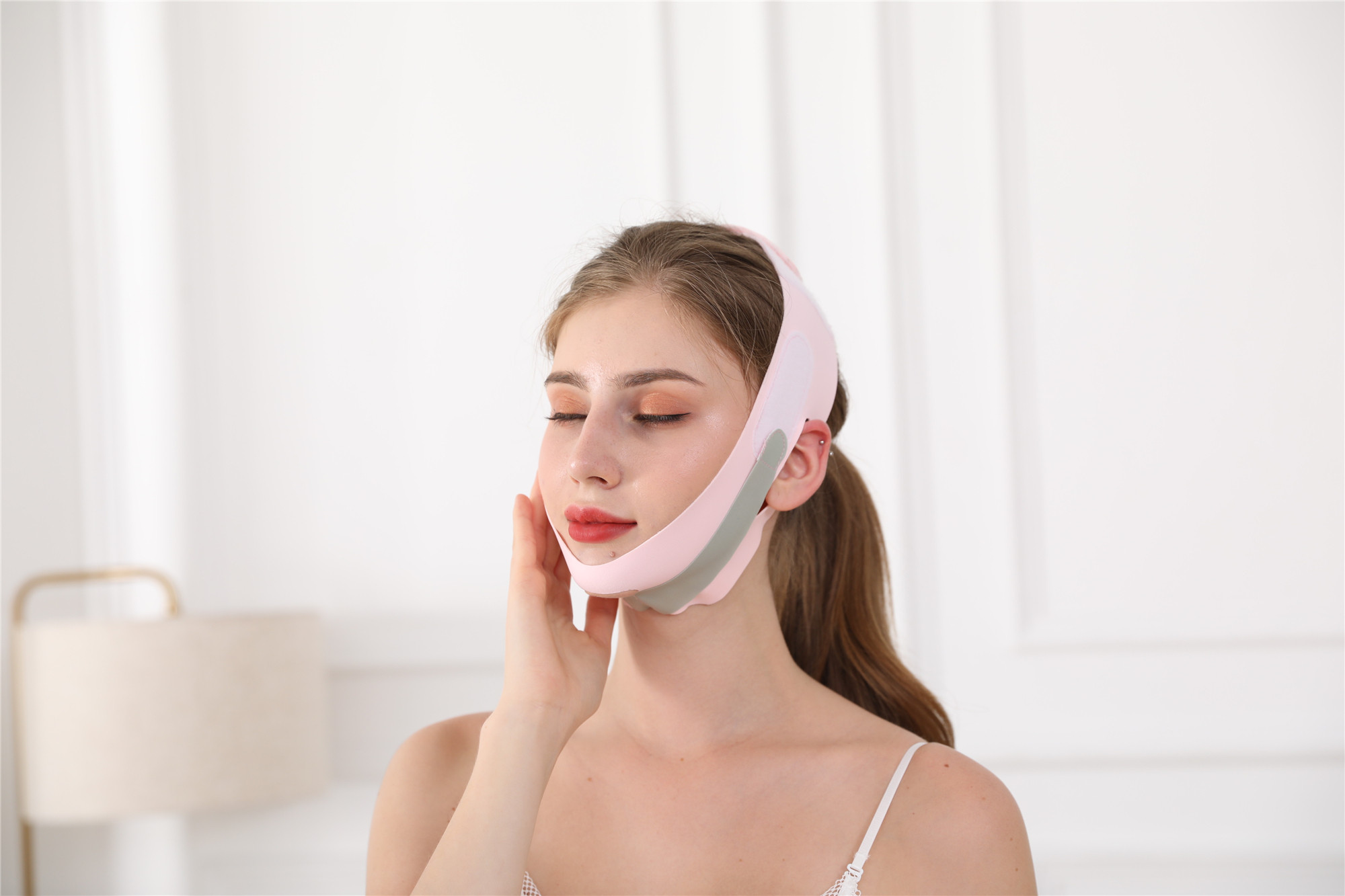 瘦脸面罩小脸拉紧致男女士专用面部淡化法令瘦脸机