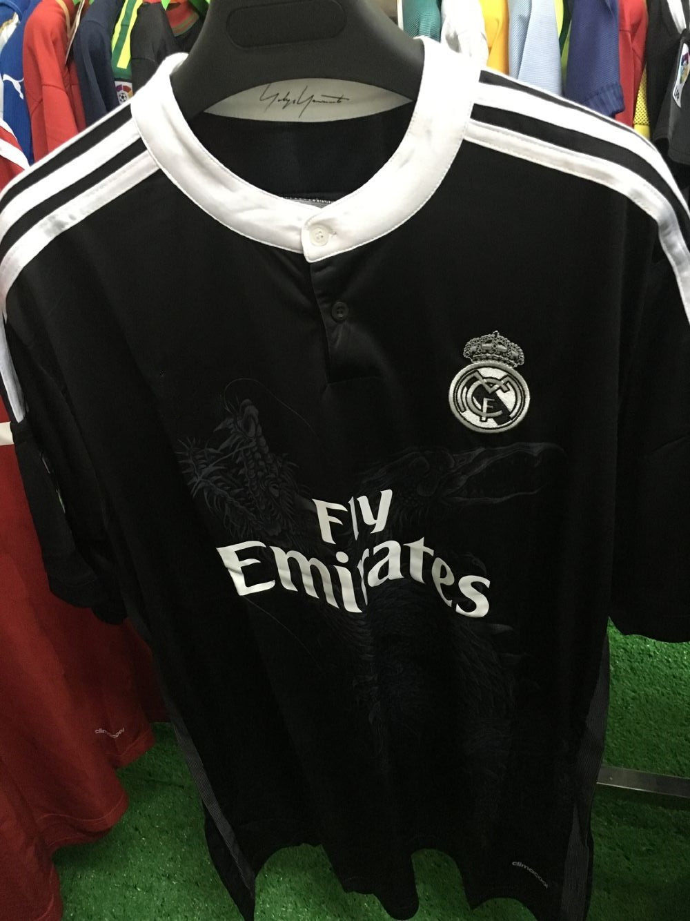 现货拒绝涨价14-15皇马第三客场黑龙足球服