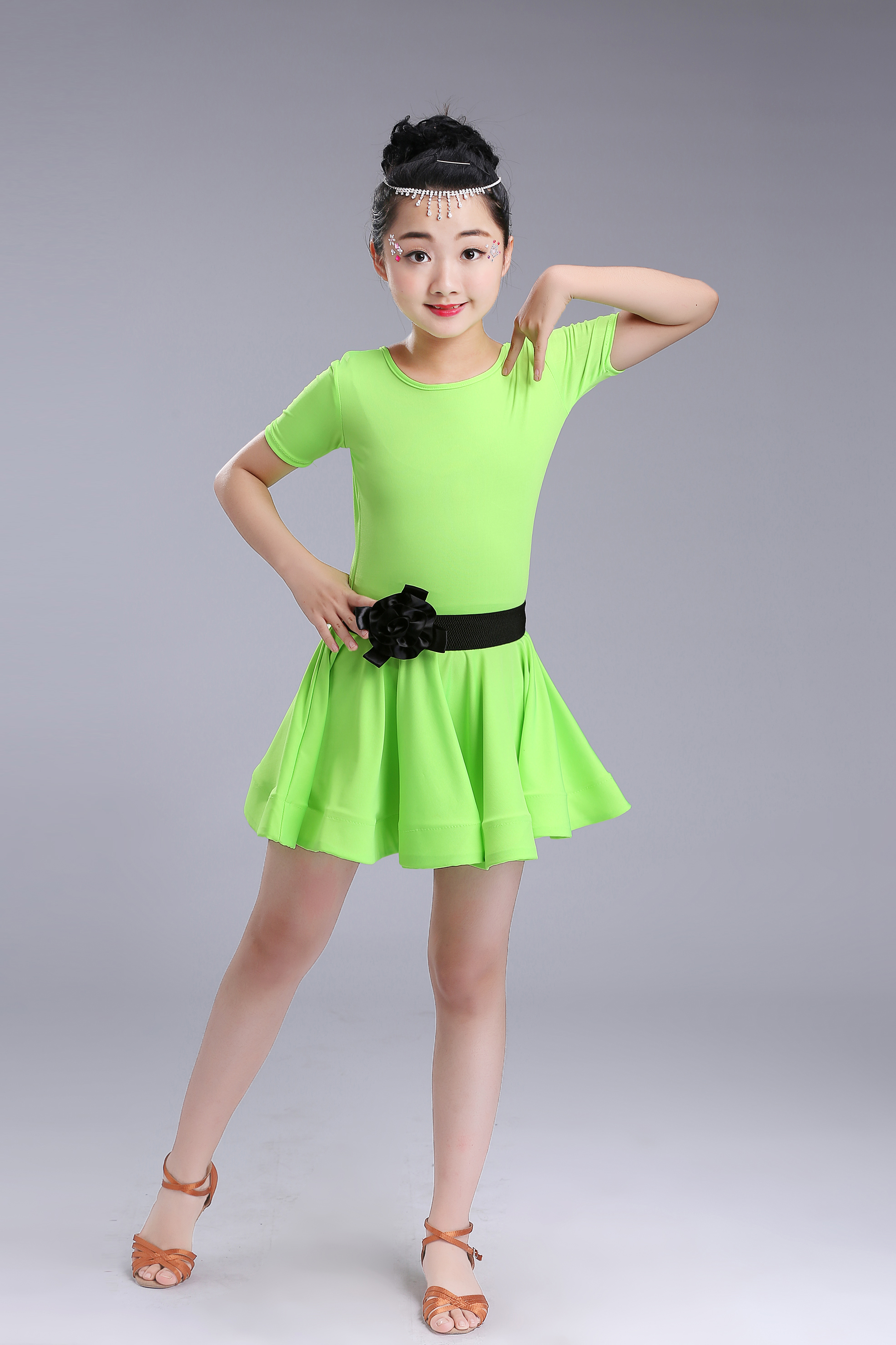 拉丁舞服装舞蹈儿童新款练功女童夏季短袖女孩儿童演出服