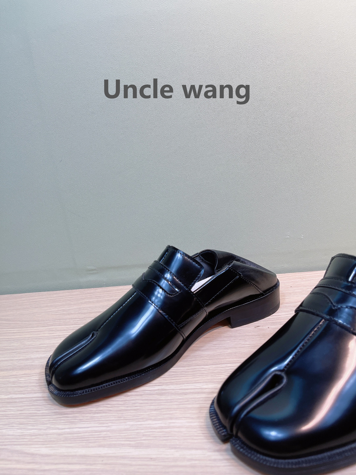 unclewang新款mm6趾鞋真皮大底猪蹄踩脚两乐福单鞋