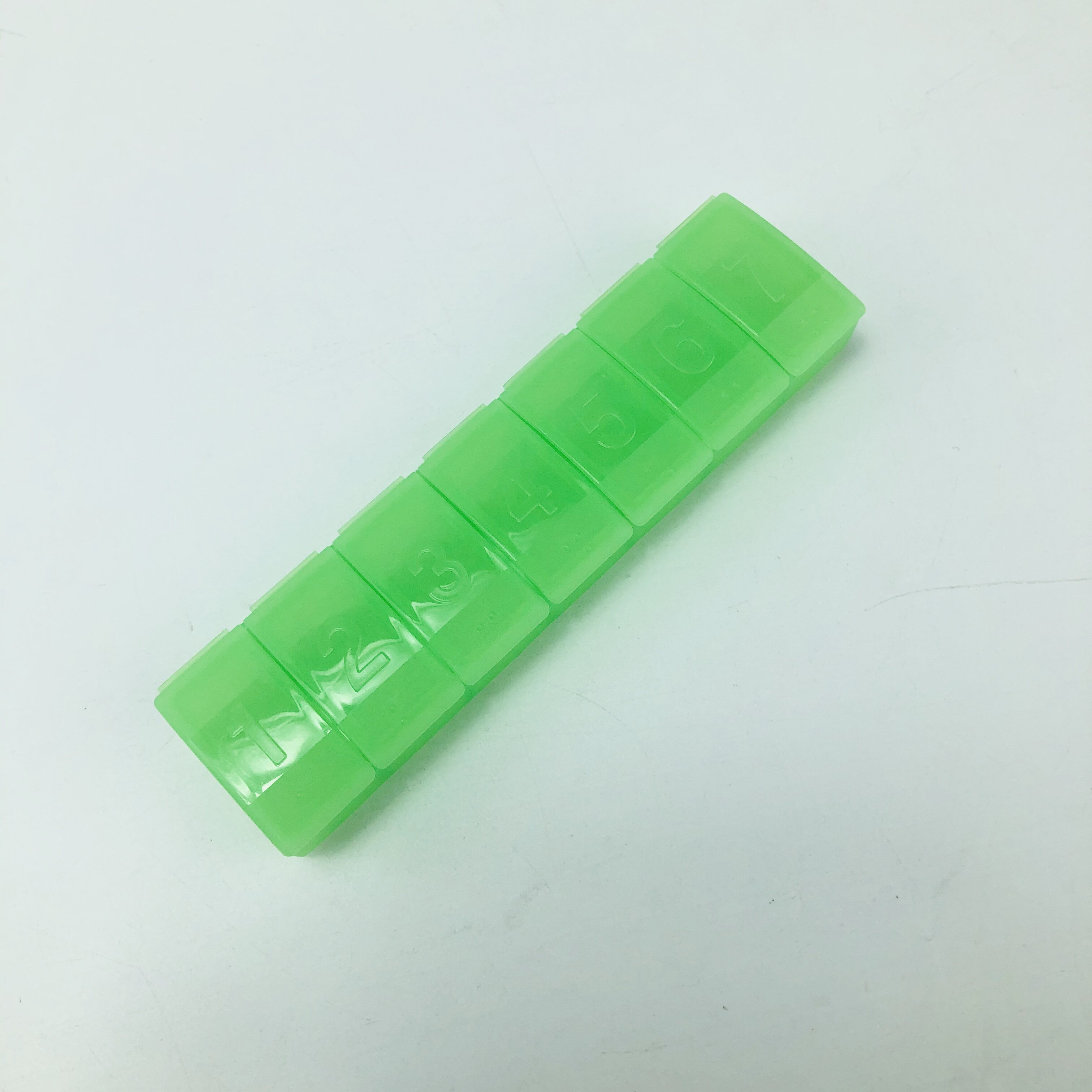 特百惠七天药盒外出便携药片保健品分装小巧收纳药盒