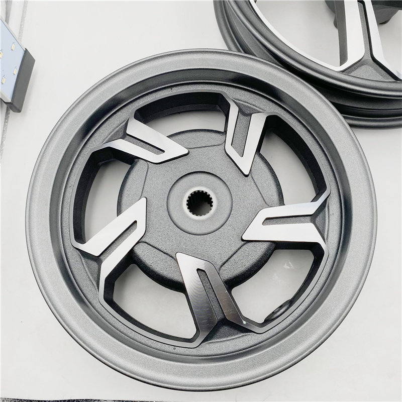 适用轻骑铃木uy125t踏板车碟刹鼓刹前后钢圈轮子摩托车轮毂