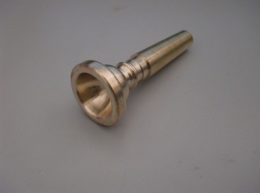 艾森利乐器青年年号小号号号嘴漆金镀银色通用号嘴