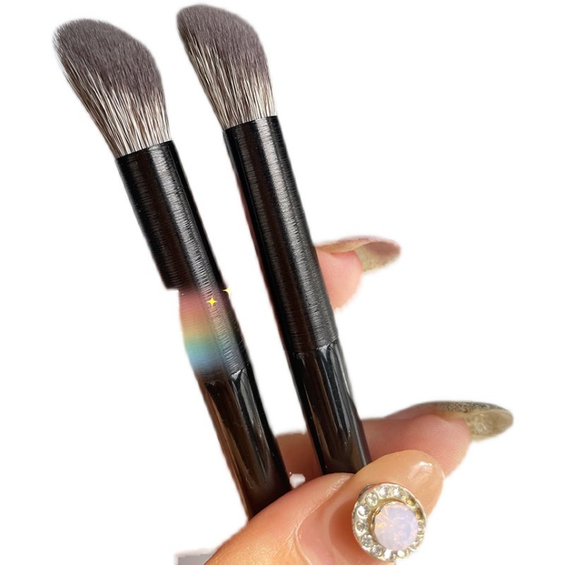 105鼻影刷手指腹斜头鼻影鼻子修容刷阴影侧影刷便携一支装化妆刷