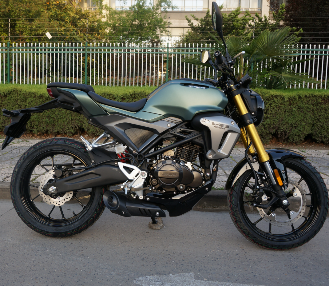 迅龙全国特技趴赛电喷v8cb150r街车复古神驹摩托车整车