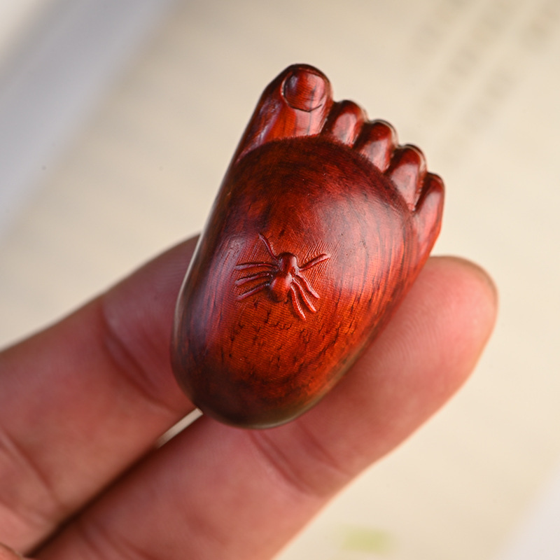 印度小叶紫檀知足常乐小脚丫红木文玩汽车挂件diy木雕