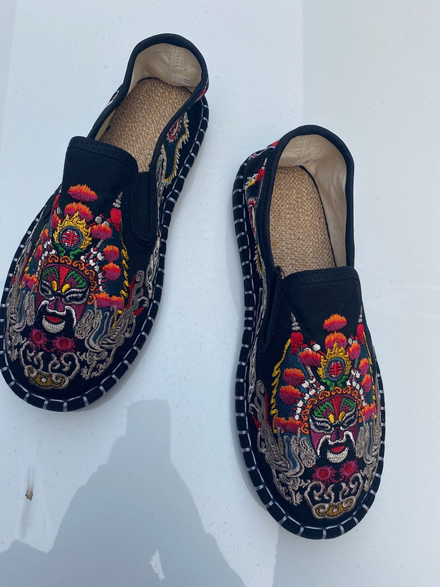 老北京布鞋社会人软夏季中国国风手工刺绣千层脸谱帆布鞋