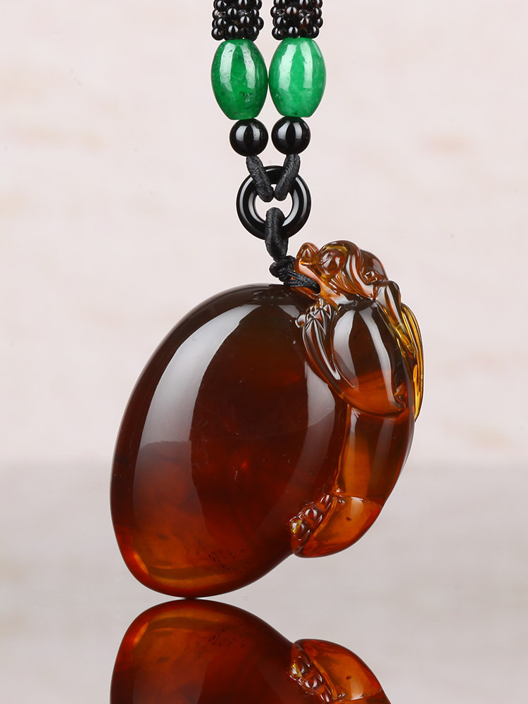琥珀嘉乐缅甸棕红男女吊坠缅珀雕刻貔貅挂坠颈饰