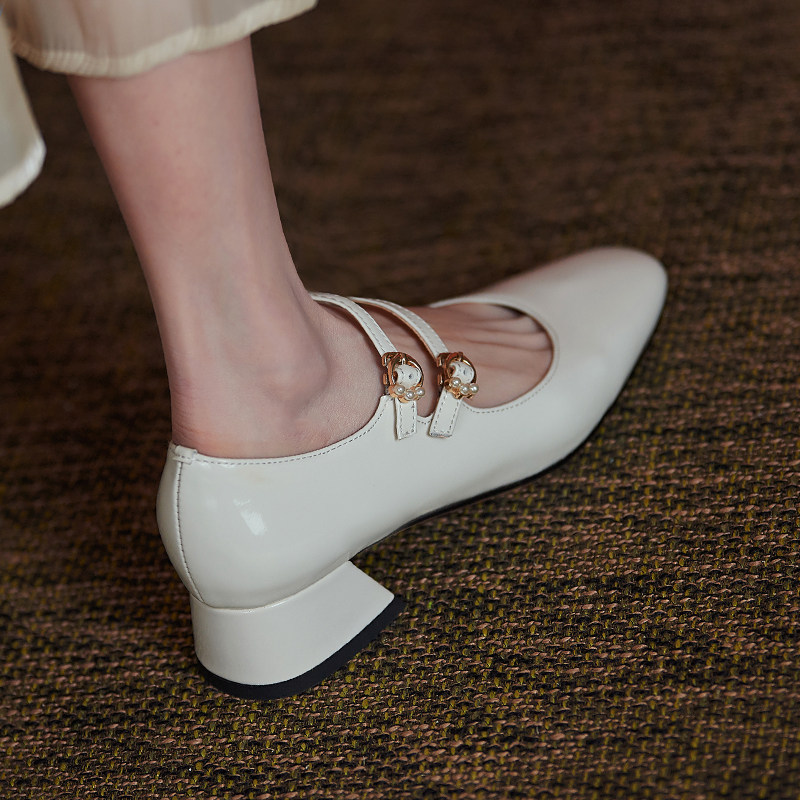 赫本玛丽珍鞋粗复古中跟法式一字漆皮单鞋酒红色乐福鞋豆豆鞋