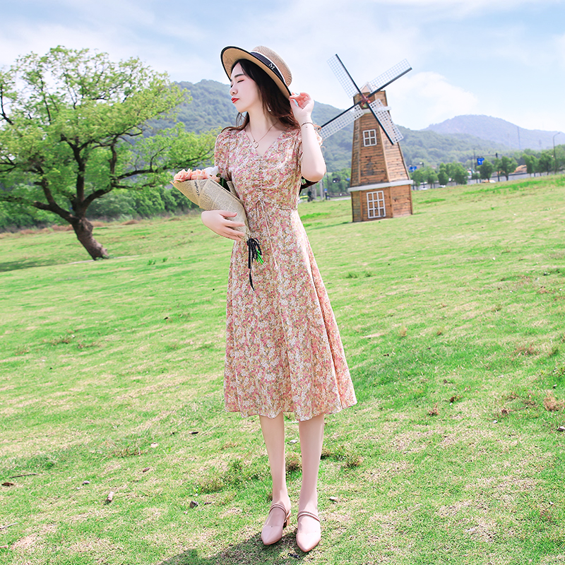 温柔风连衣裙2022新款夏季显瘦碎花雪纺泡泡袖裙子女小心机仙女裙