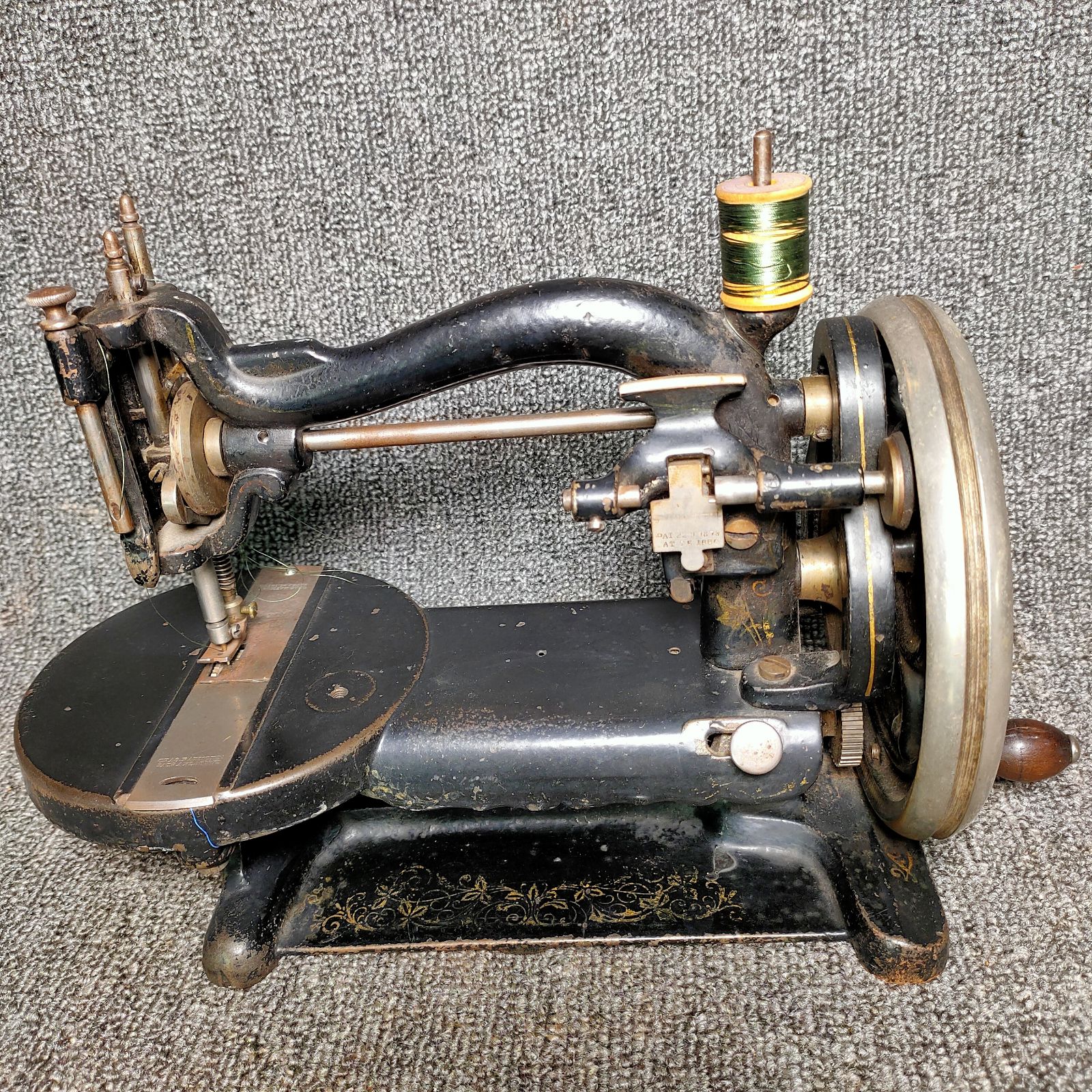 手摇1872年美国古董chasraymond缝纫机铸铁机身顺畅缝纫机
