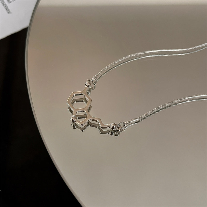 小众新款多巴胺项链酷冷冷淡毛衣链女秋冬个性项链