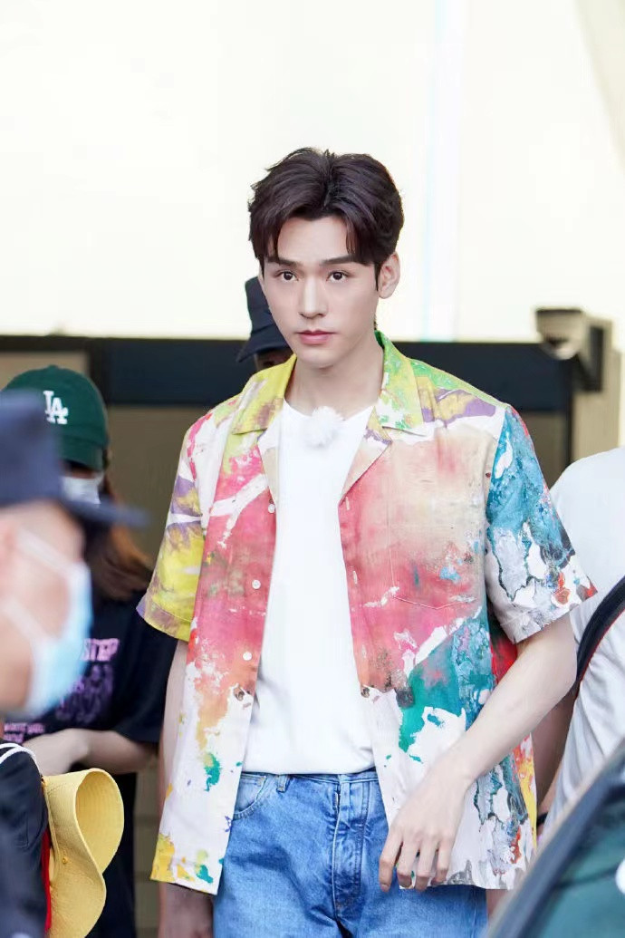 极限挑战龚俊2022新款春夏春夏季季花衬衣潮流衬衫