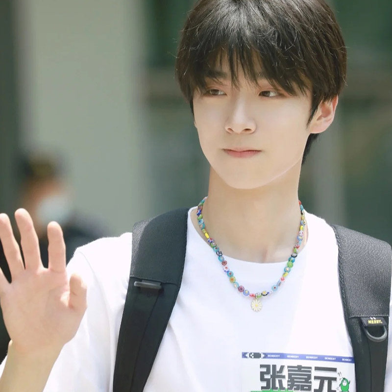 张嘉元张腾同款琉璃花朵小雏菊项链男女彩色串珠毛衣链新款潮秋冬