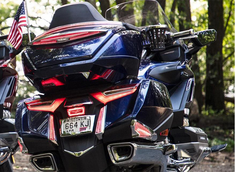 装饰美国ciro金翼gl1800加装尾灯电镀刹车车灯盖帽配饰